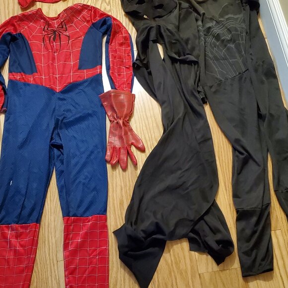 LOT 3 Boys Costumes - 2 Batman + Spider Man Sizes 7 / 8 and Ch Med + FlashLight! - Picture 2 of 16
